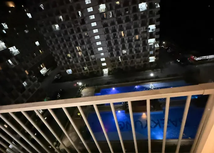 Hotel Xyz Condotel - Pool View 304 - 12flr